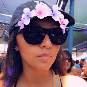 Meet your Posher, Leslie